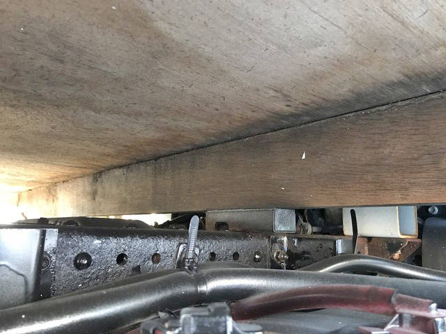 いすゞエルフ平ボディ小型（2t・3t）[写真19]