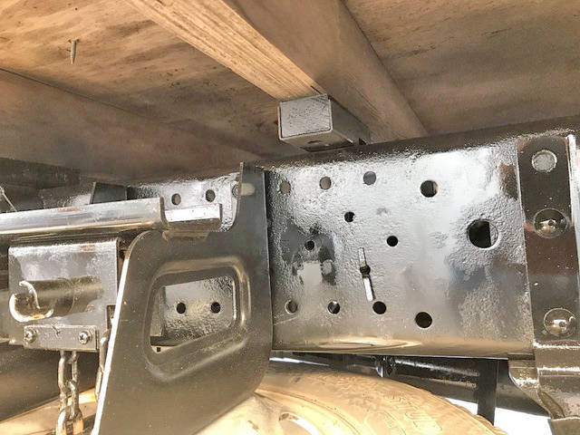 いすゞエルフ平ボディ小型（2t・3t）[写真21]