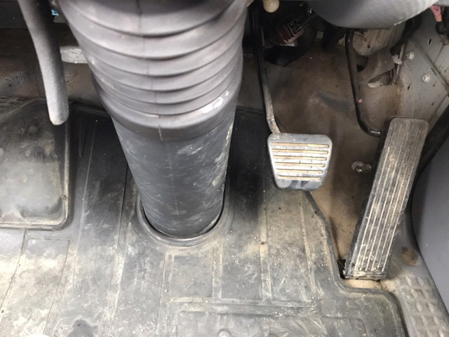 いすゞエルフ平ボディ小型（2t・3t）[写真32]