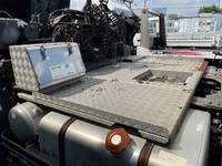 UDトラックスクオントレーラーヘッド（トラクターヘッド）大型（10t）[写真10]