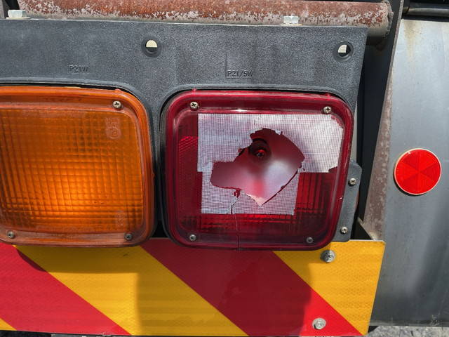 UDトラックスクオントレーラーヘッド（トラクターヘッド）大型（10t）[写真17]