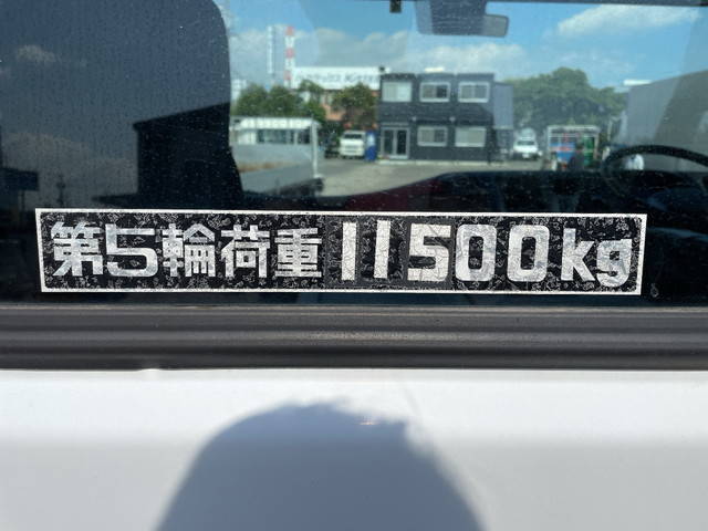 UDトラックスクオントレーラーヘッド（トラクターヘッド）大型（10t）[写真18]