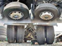 UDトラックスクオントレーラーヘッド（トラクターヘッド）大型（10t）[写真19]