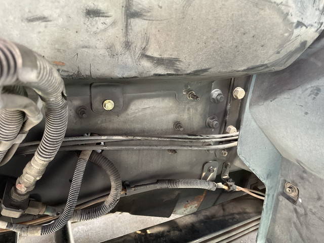 UDトラックスクオントレーラーヘッド（トラクターヘッド）大型（10t）[写真21]