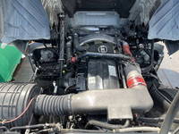 UDトラックスクオントレーラーヘッド（トラクターヘッド）大型（10t）[写真24]