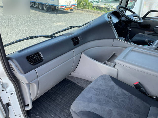 UDトラックスクオントレーラーヘッド（トラクターヘッド）大型（10t）[写真30]