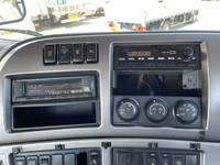 UDトラックスクオントレーラーヘッド（トラクターヘッド）大型（10t）[写真36]