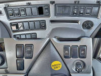 UDトラックスクオントレーラーヘッド（トラクターヘッド）大型（10t）[写真38]