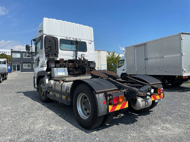 UDトラックスクオントレーラーヘッド（トラクターヘッド）大型（10t）[写真04]