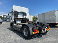 UDトラックスクオントレーラーヘッド（トラクターヘッド）大型（10t）[写真04]