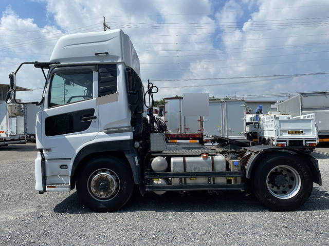 UDトラックスクオントレーラーヘッド（トラクターヘッド）大型（10t）[写真05]