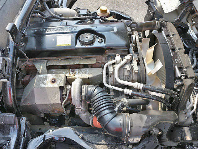 三菱ふそうキャンターガッツ平ボディ小型（2t・3t）[写真13]