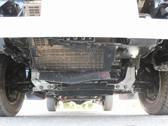 三菱ふそうキャンターガッツ平ボディ小型（2t・3t）[写真14]