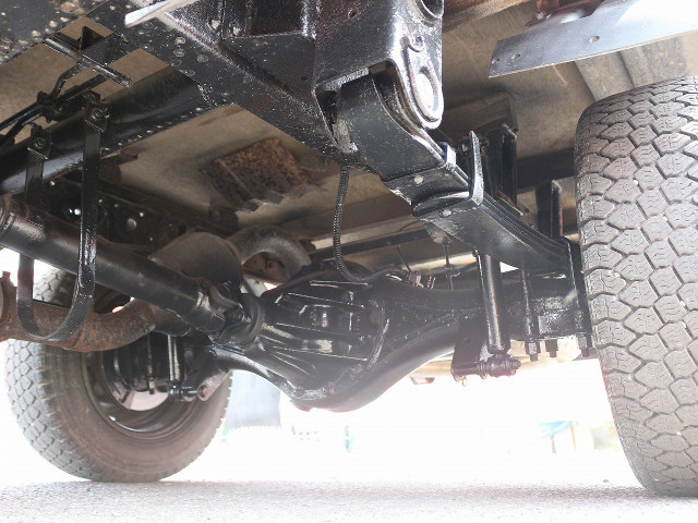 三菱ふそうキャンターガッツ平ボディ小型（2t・3t）[写真18]