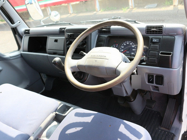 三菱ふそうキャンターガッツ平ボディ小型（2t・3t）[写真22]