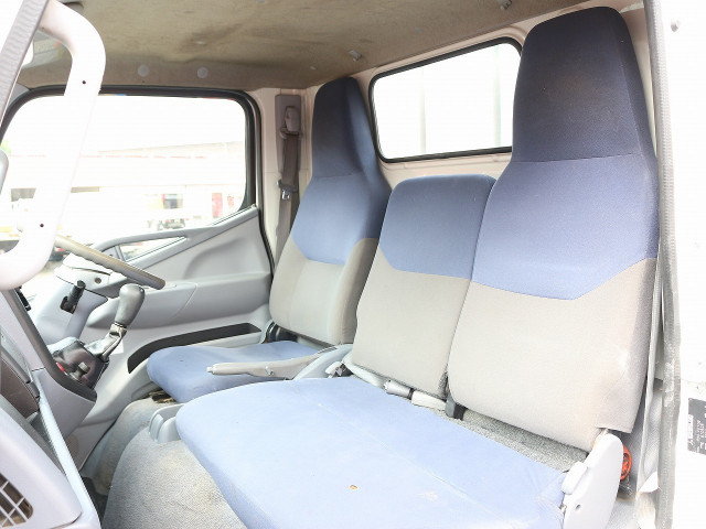 三菱ふそうキャンターガッツ平ボディ小型（2t・3t）[写真27]