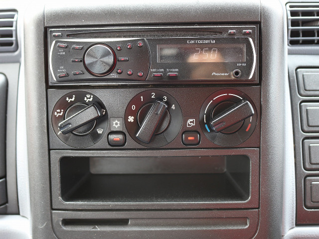 三菱ふそうキャンターガッツ平ボディ小型（2t・3t）[写真34]