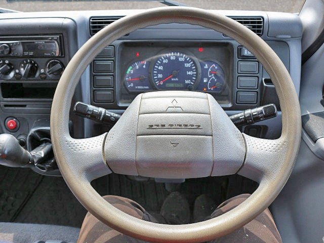 三菱ふそうキャンターガッツ平ボディ小型（2t・3t）[写真37]