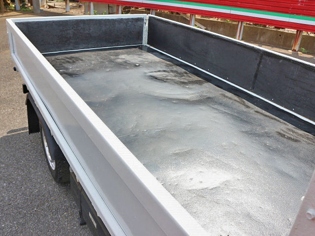 三菱ふそうキャンターガッツ平ボディ小型（2t・3t）[写真06]