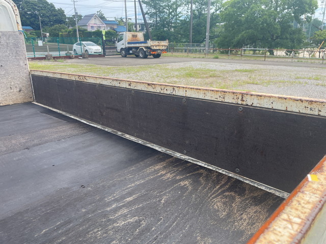 日野デュトロ平ボディ小型（2t・3t）[写真11]