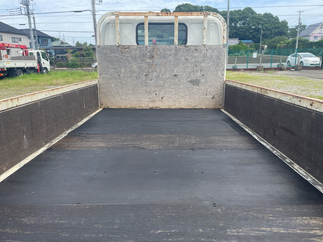 日野デュトロ平ボディ小型（2t・3t）[写真09]