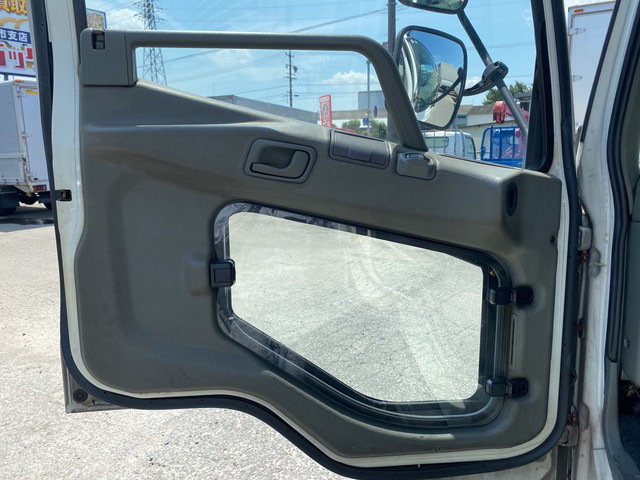 三菱ふそうファイターアルミウイング中型（4t）[写真21]