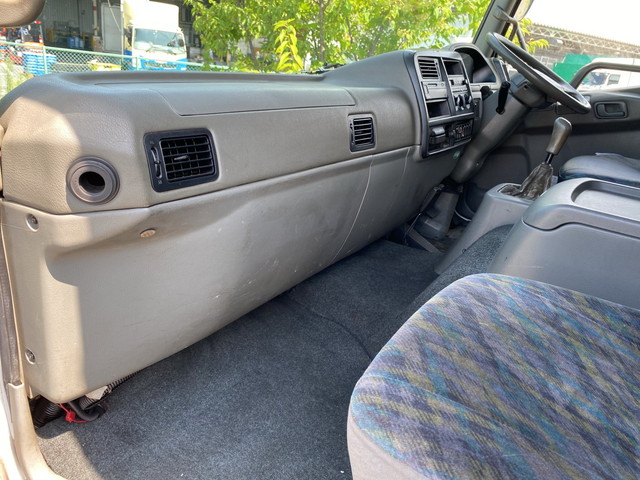 三菱ふそうファイターアルミウイング中型（4t）[写真25]