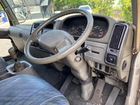 三菱ふそうファイターアルミウイング中型（4t）[写真26]