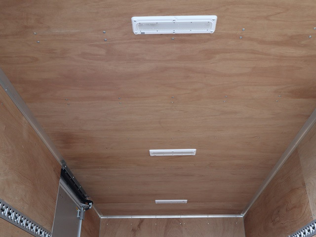 三菱ふそうキャンターアルミバン小型（2t・3t）[写真17]