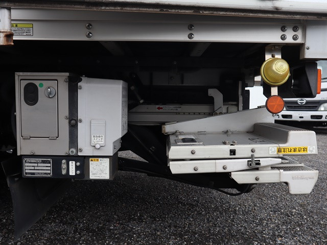 三菱ふそうキャンターアルミバン小型（2t・3t）[写真21]