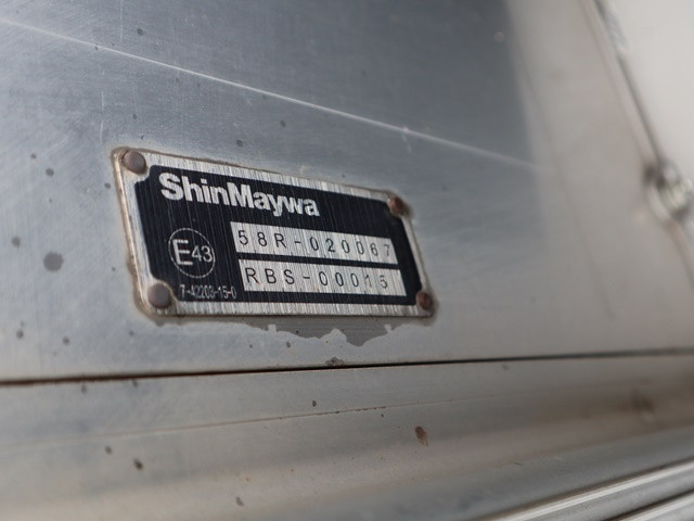 三菱ふそうキャンターアルミバン小型（2t・3t）[写真22]