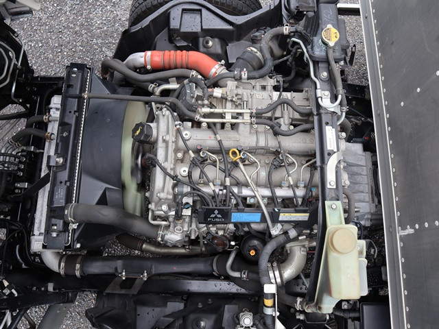 三菱ふそうキャンターアルミバン小型（2t・3t）[写真28]