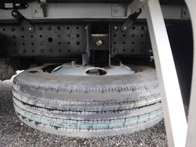 三菱ふそうキャンターアルミバン小型（2t・3t）[写真31]