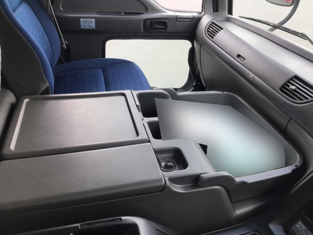 いすゞギガアルミウイング大型（10t）[写真23]