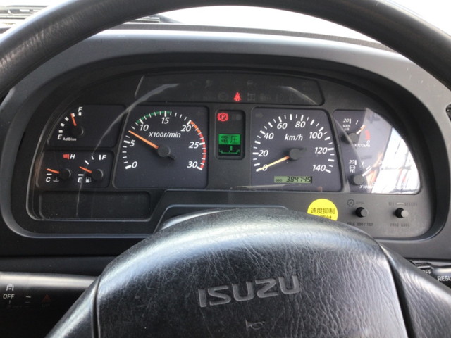 いすゞギガアルミウイング大型（10t）[写真24]