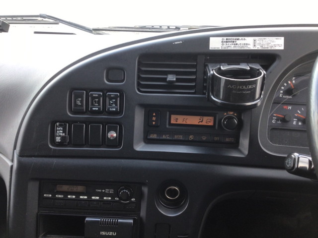 いすゞギガアルミウイング大型（10t）[写真27]