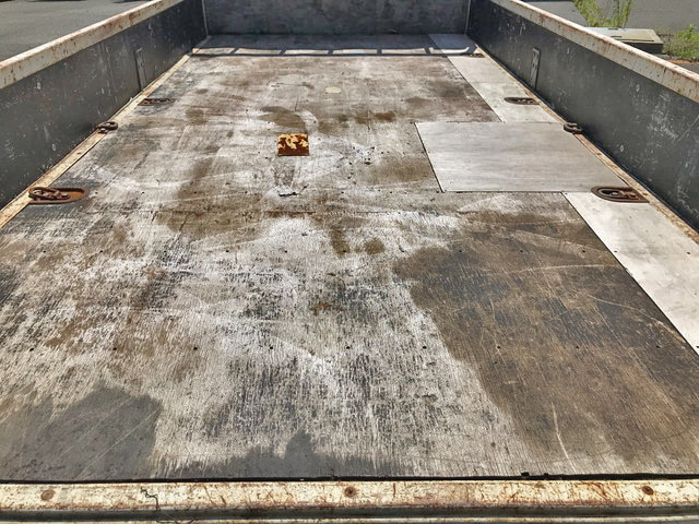 いすゞエルフ平ボディ小型（2t・3t）[写真10]