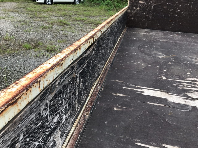 三菱ふそうキャンター平ボディ小型（2t・3t）[写真11]