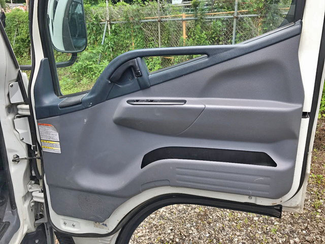 三菱ふそうキャンター平ボディ小型（2t・3t）[写真22]