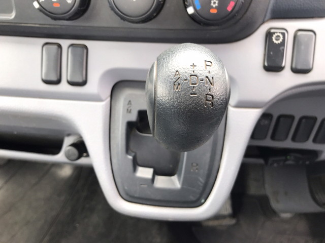 三菱ふそうキャンター平ボディ小型（2t・3t）[写真27]