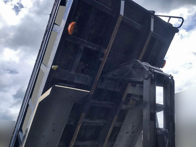 日野プロフィアダンプ大型（10t）[写真09]