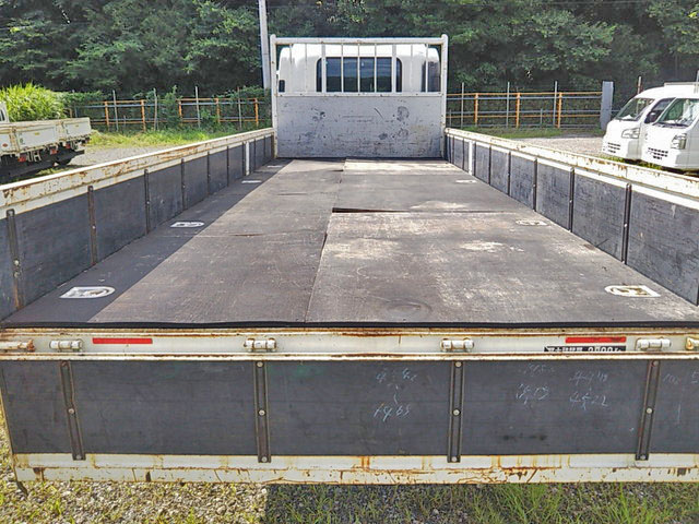 いすゞフォワード平ボディ中型（4t）[写真10]