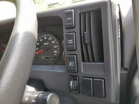 いすゞフォワード平ボディ中型（4t）[写真23]