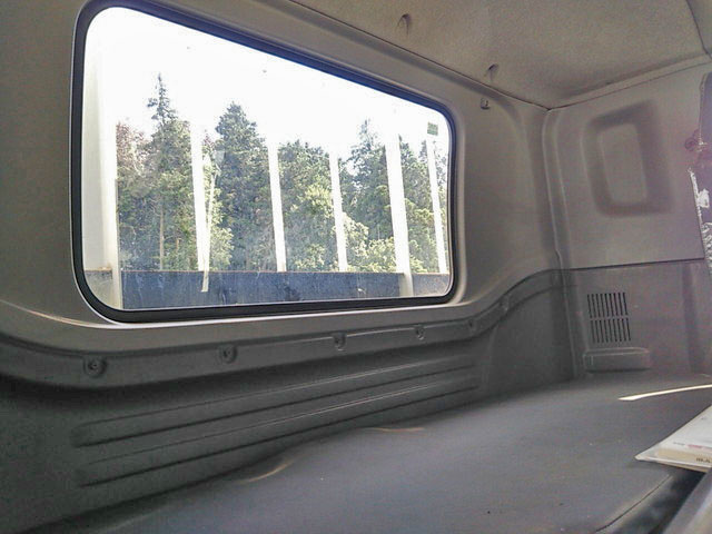 いすゞフォワード平ボディ中型（4t）[写真28]