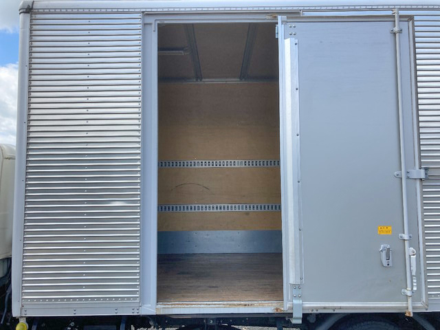 日野デュトロアルミバン小型（2t・3t）[写真16]