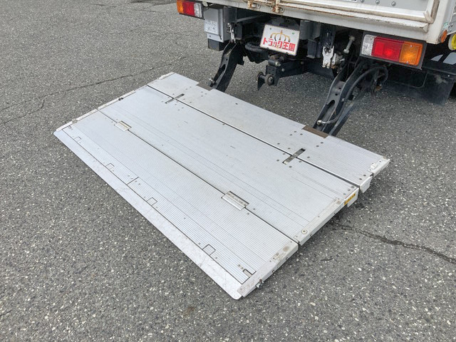 日野デュトロアルミバン小型（2t・3t）[写真17]