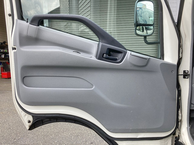 日野デュトロアルミバン小型（2t・3t）[写真28]