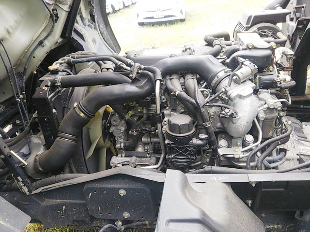 いすゞフォワード平ボディ中型（4t）[写真22]