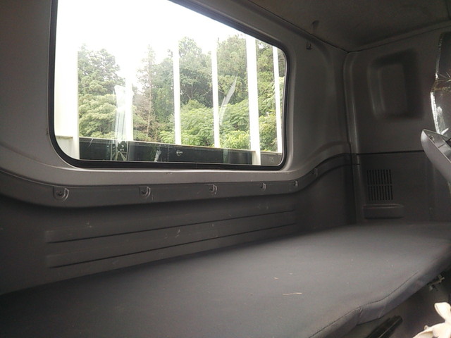 いすゞフォワード平ボディ中型（4t）[写真32]