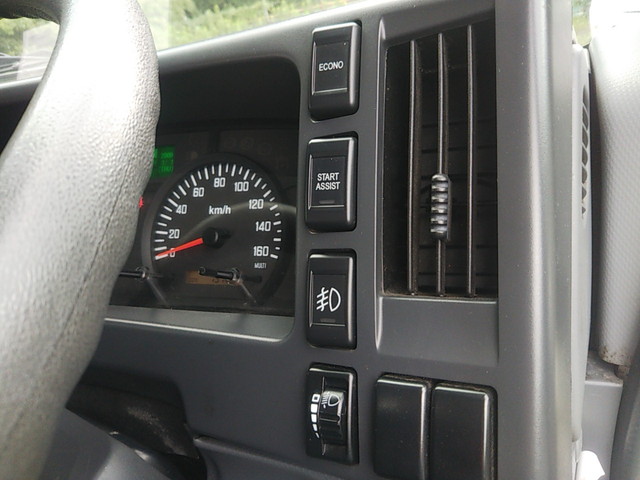 いすゞフォワード平ボディ中型（4t）[写真33]